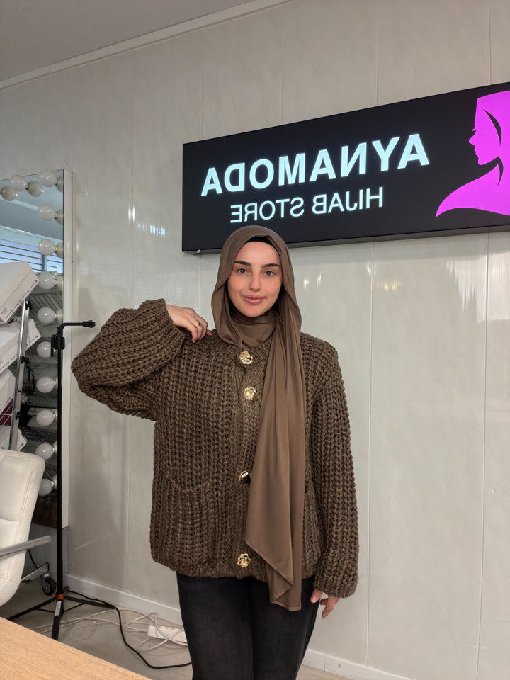 Oversize Grobstrick Cardigan – mit goldenen Knöpfen