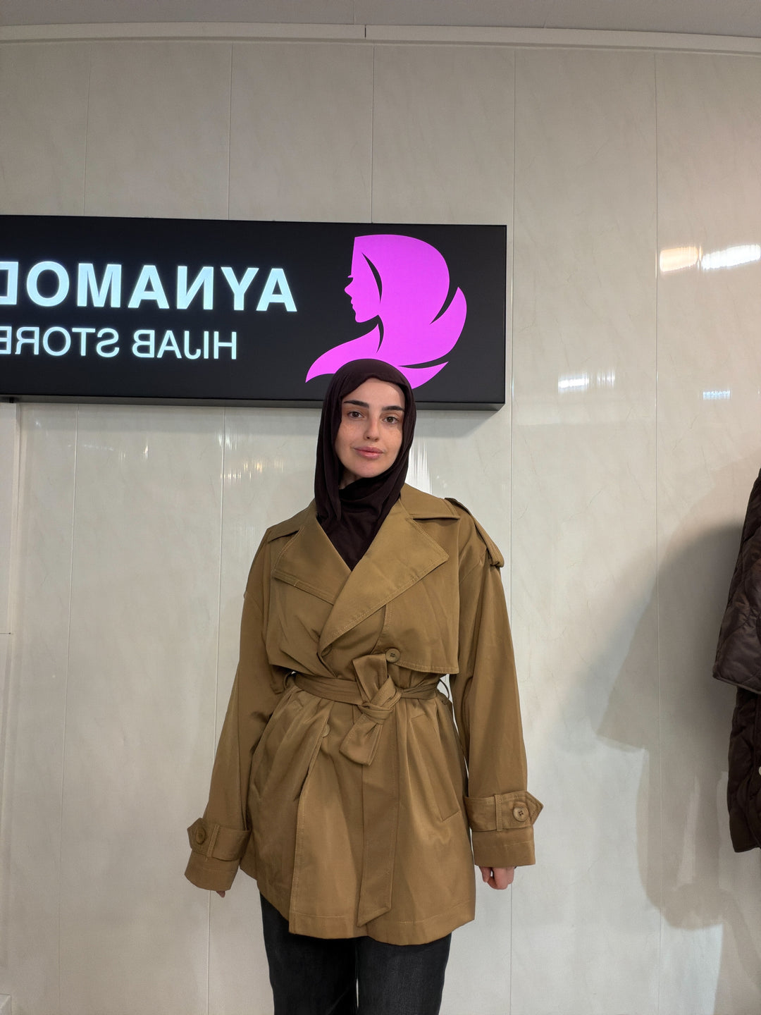 Elegant Short Trenchcoat – mit Bindegürtel