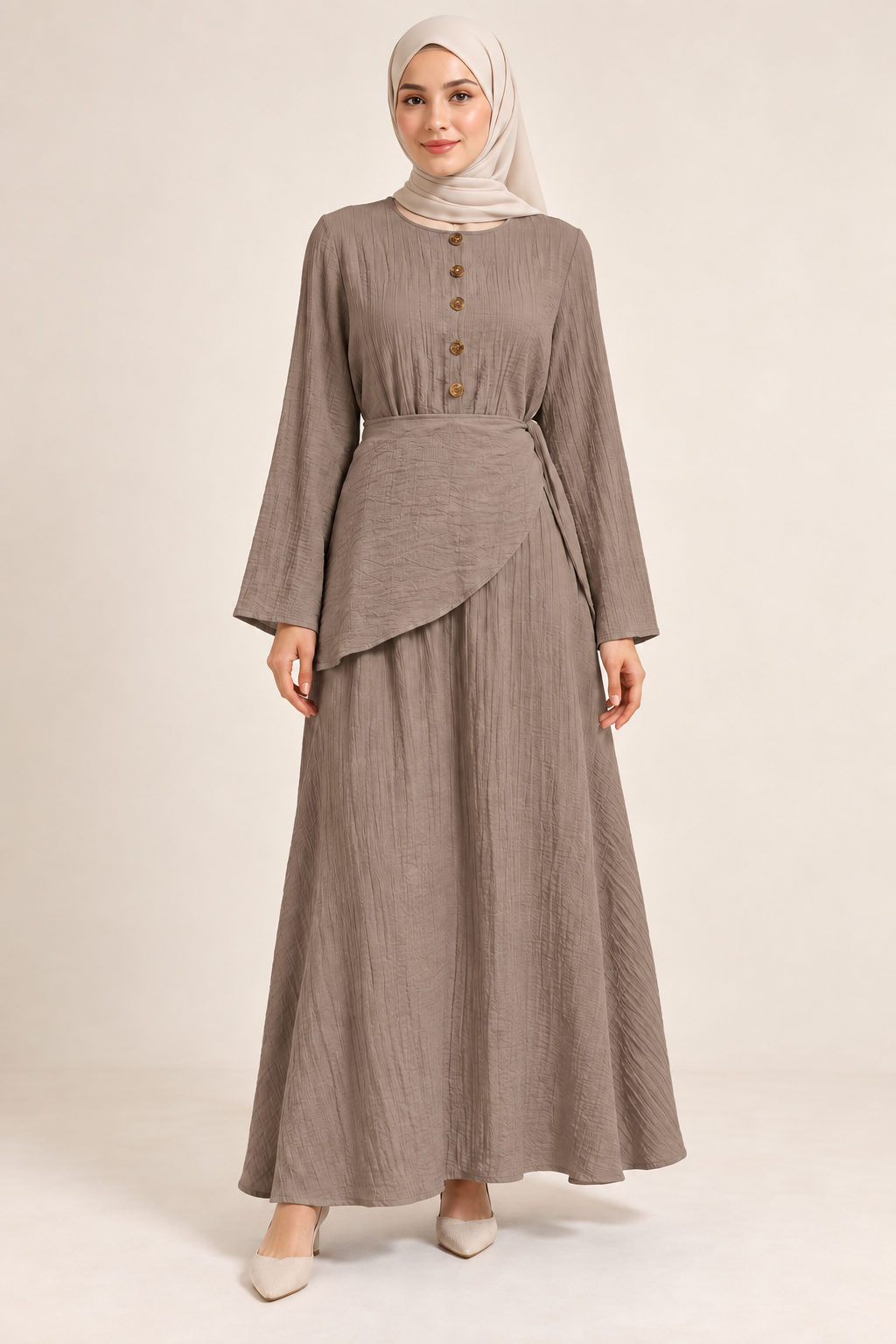 Weit geschnittenes Maxikleid mit Bindegürtel