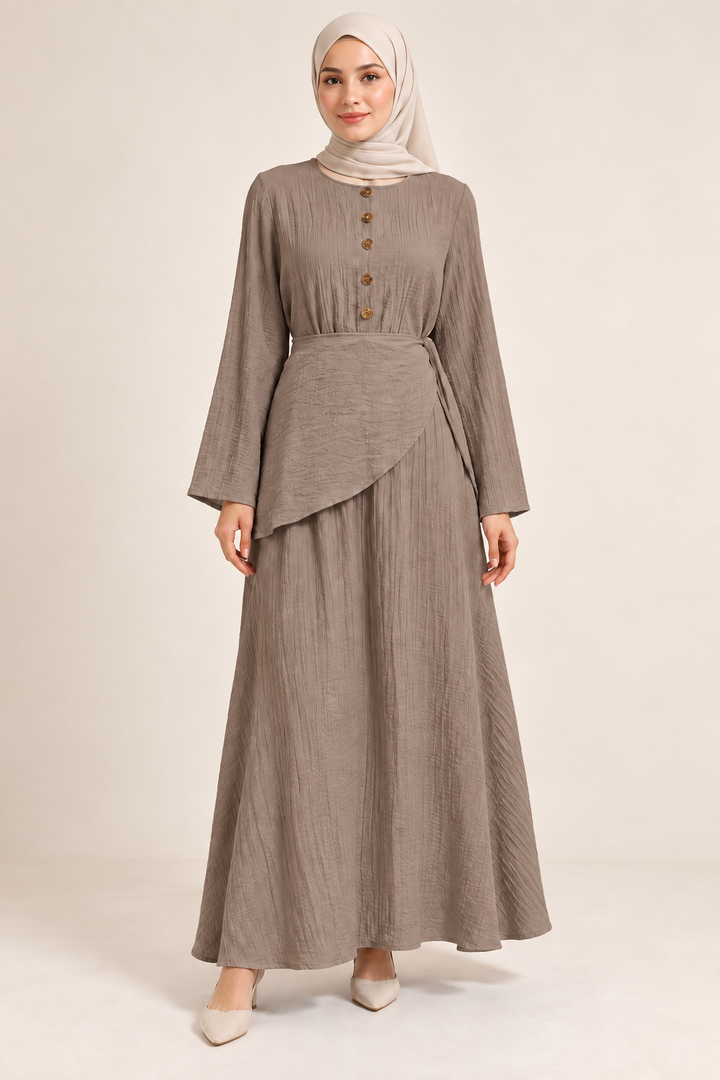 Weit geschnittenes Maxikleid mit Bindegürtel